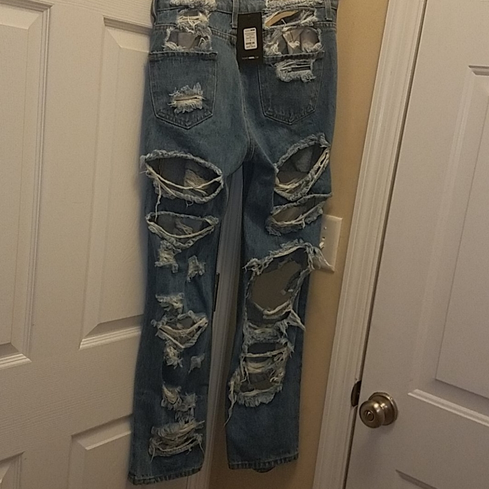 Jeans - Picture 2 of 3